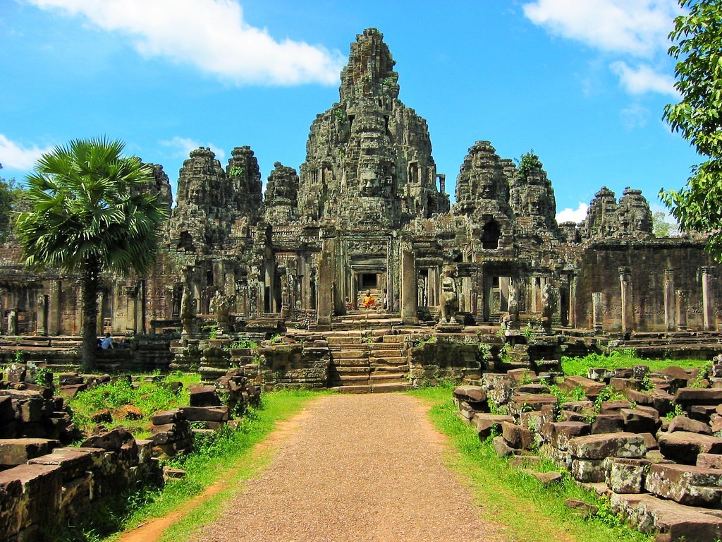 Angkor Wat Sunrise and Angkor Archaeological Park Visit