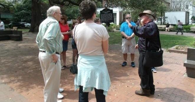 Explore Savannah's Charm on The Savannah Stroll Walking Tour - Savannah