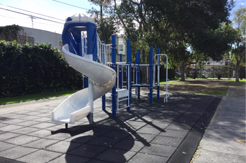 Kinder Playground #1