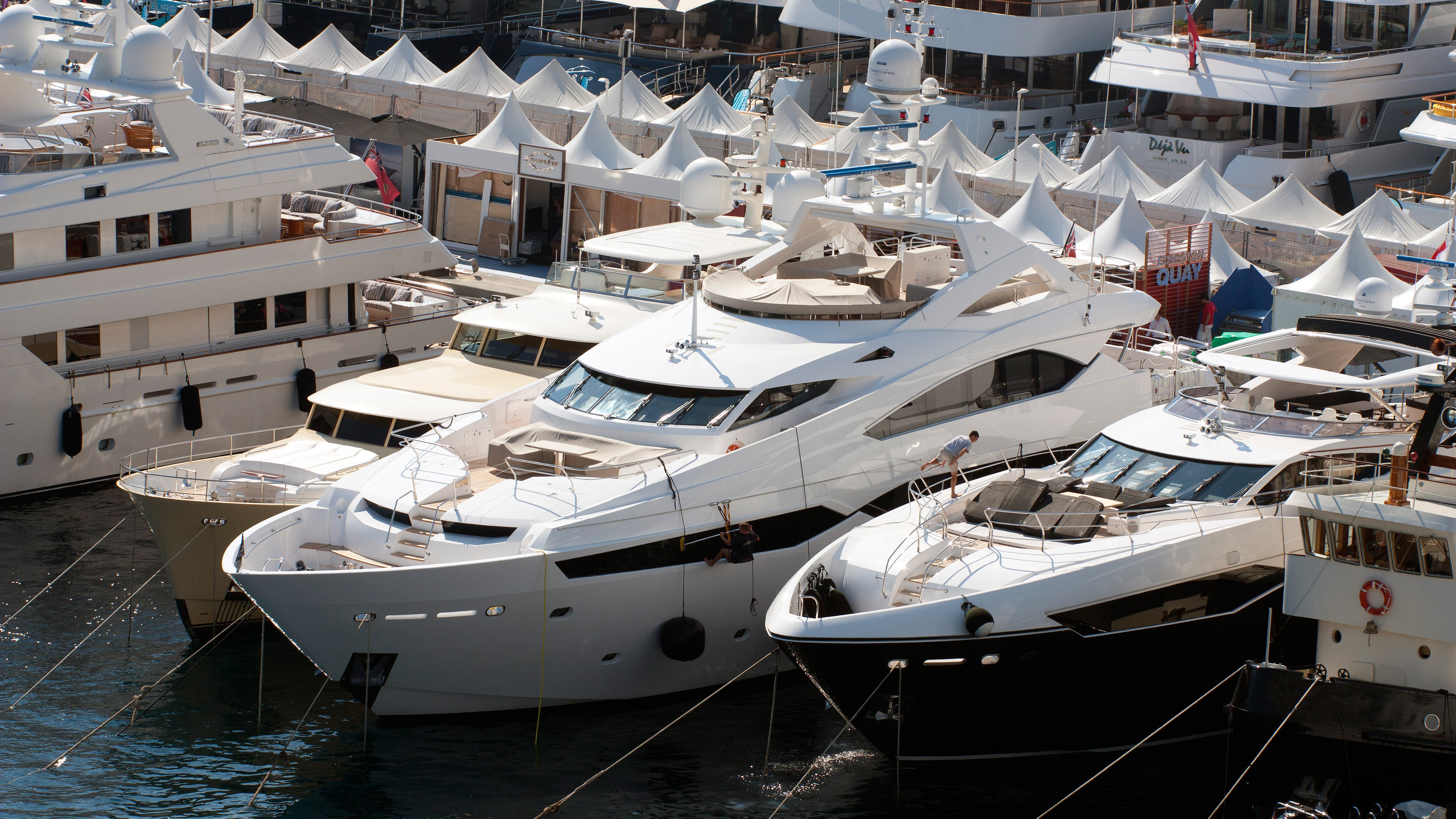  Marquet、YACHTS、海外版超希少レゾネ、新品額付 10 | 5月 | 2022 | イタリア製プレジャーボートの新造艇・中古艇