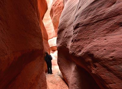 Peek A Boo Slot Canyon Tour by Grand Circle Tours - Kanab