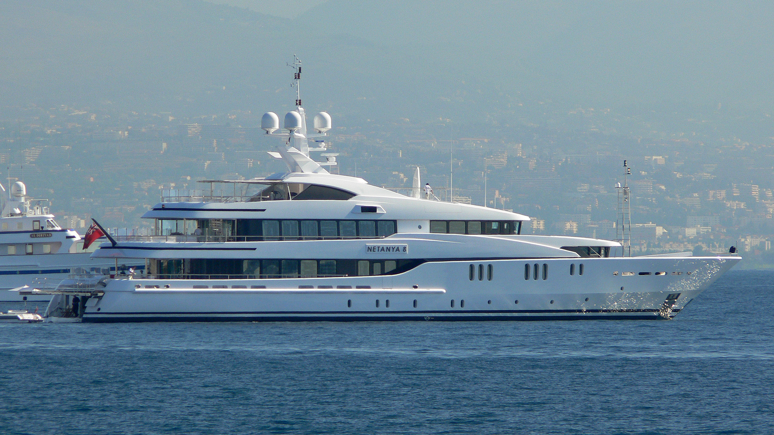 在庫処分セール 言い換え yacht Yamakay (CMN, 1993) 42.37m, 掃除機・クリーナー