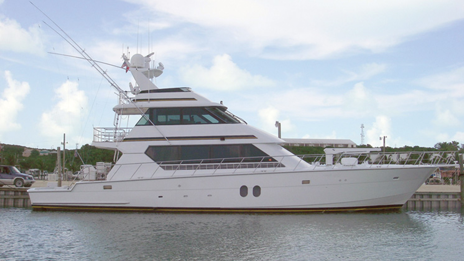 Hatteras sportfish yacht Aquaholic sold