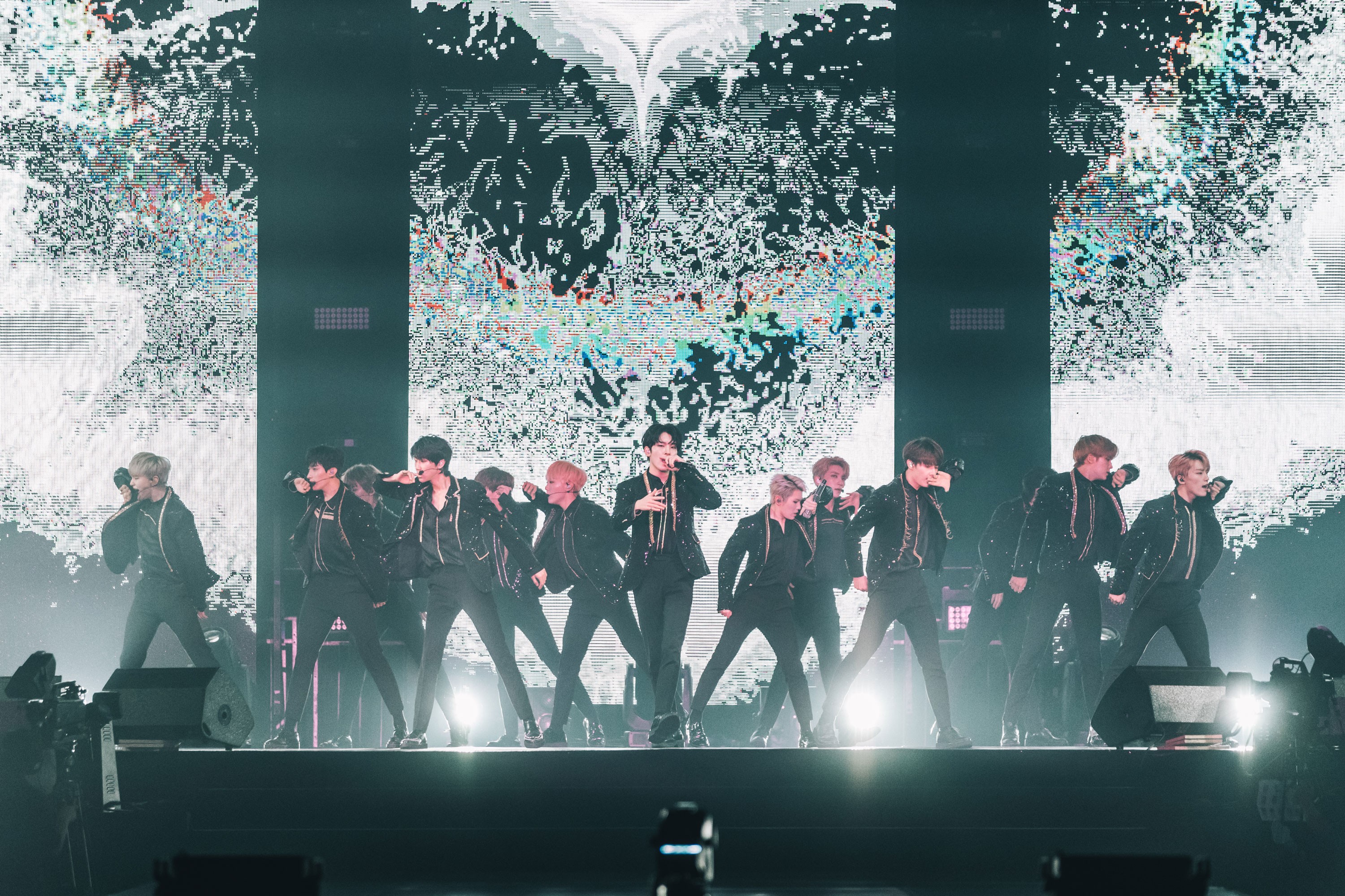Seventeen show Carats that they are the Ideal Cut in Singapore show   - gig report