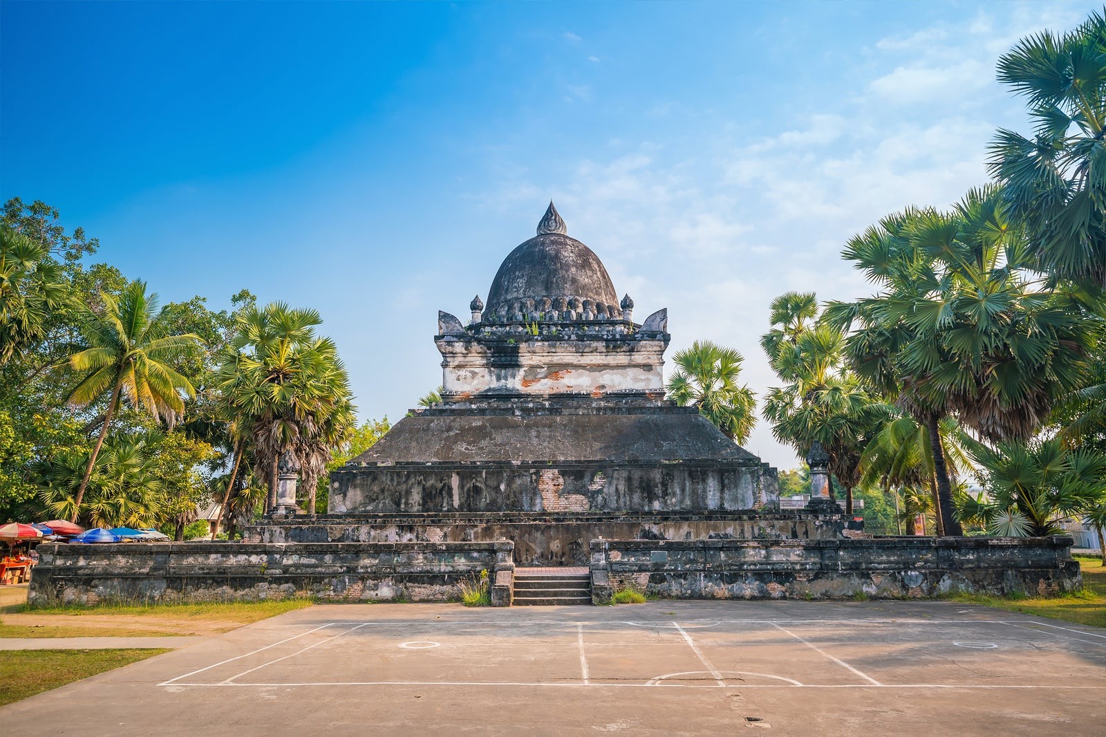 Discover the Impressive Stupa Wat Visoun, Experience beautiful Sunset on Phousi Hill