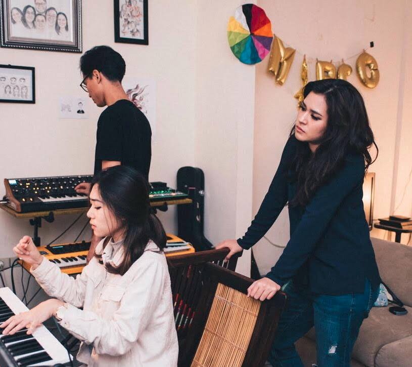 LISTEN: Two pop titans Raisa and Isyana Sarasvati release collaborative song