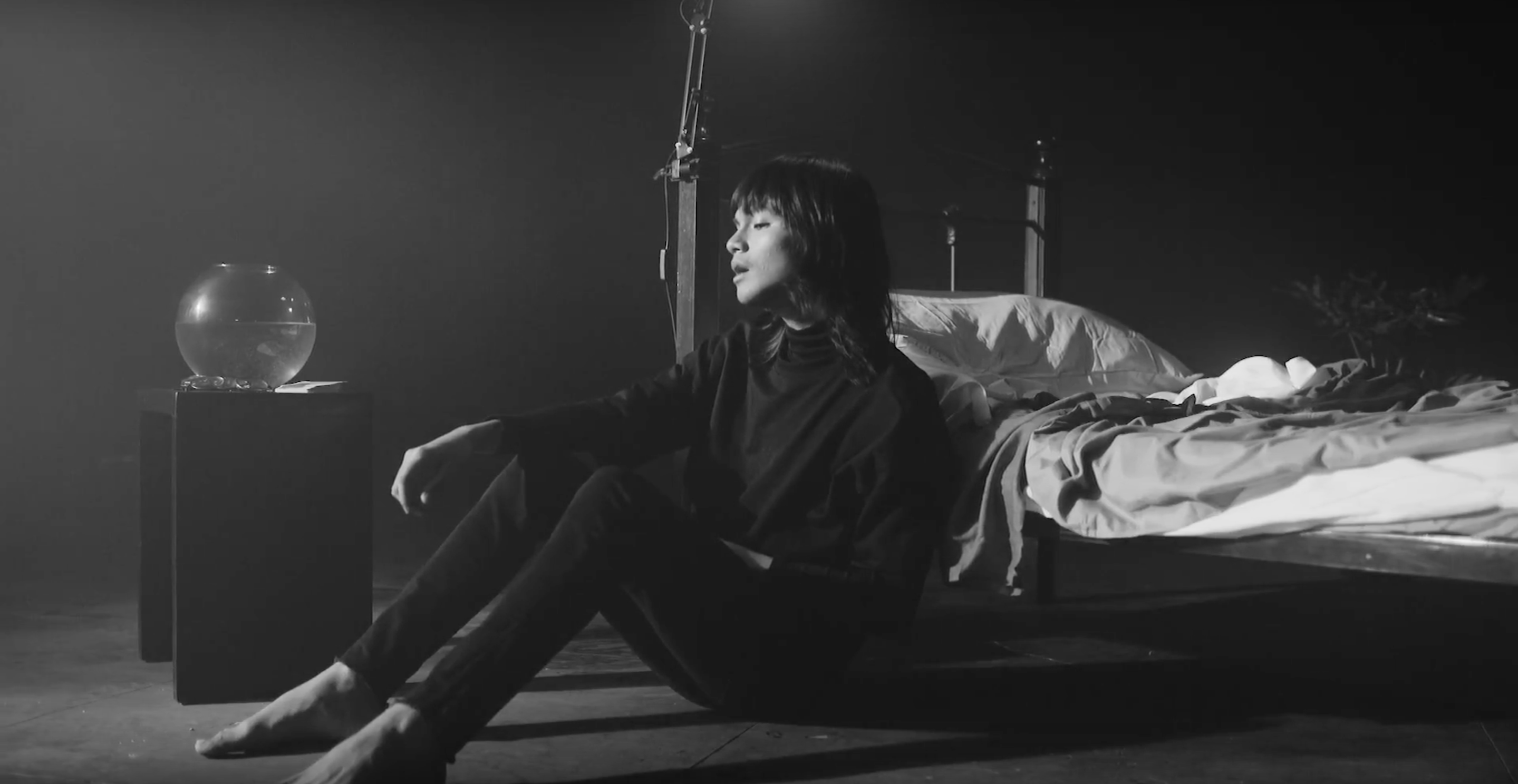Unique debuts somber solo single 'Midnight Sky' – watch