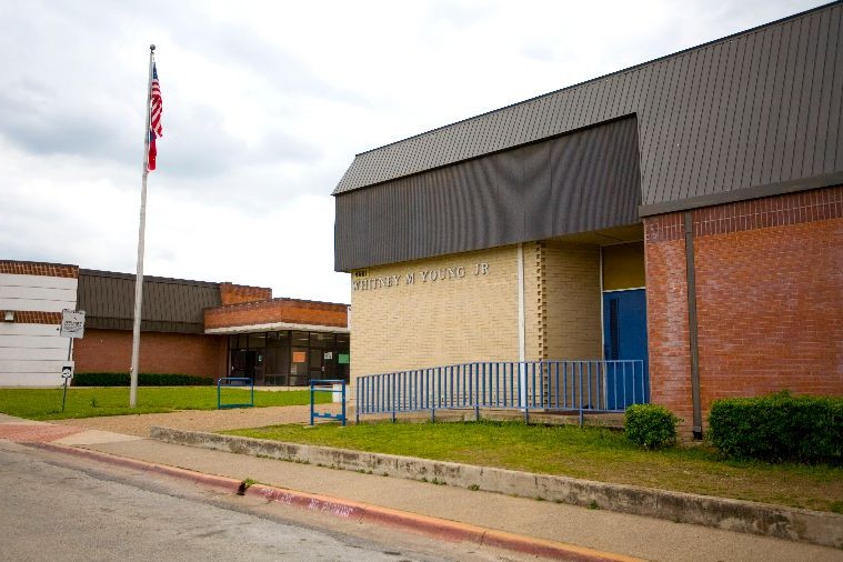 YOUNG JR., WHITNEY M. ELEMENTARY SCHOOL 