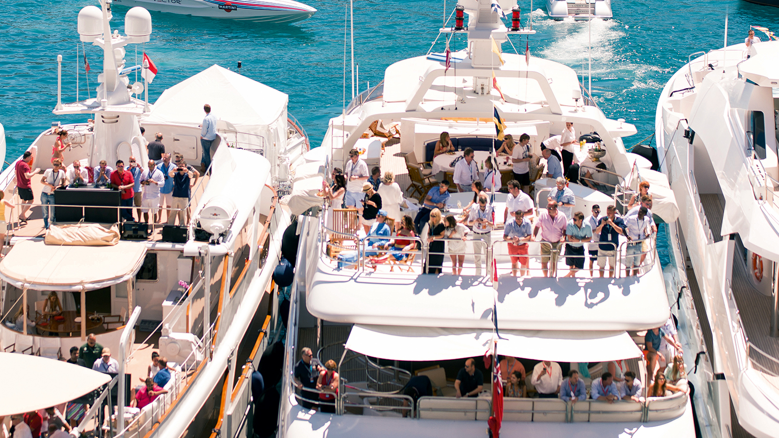 8 ways to design the perfect party yacht
