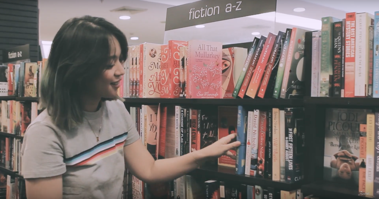 Reese Lansangan takes the #ArigatoInternetHunt to Fully Booked stores