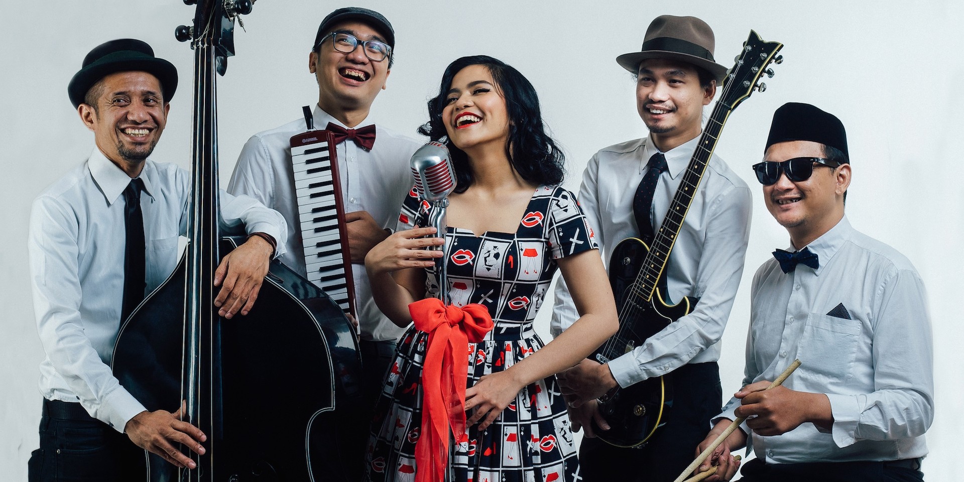 Let's reminisce over Indonesian 1950s pop with Deredia