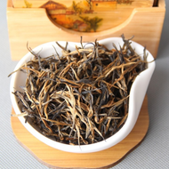 Yunnan Dian Hong (Fenqing Dianhong Lily Bud Straight Leaf Congou) from Han Xiang Ecological Tea