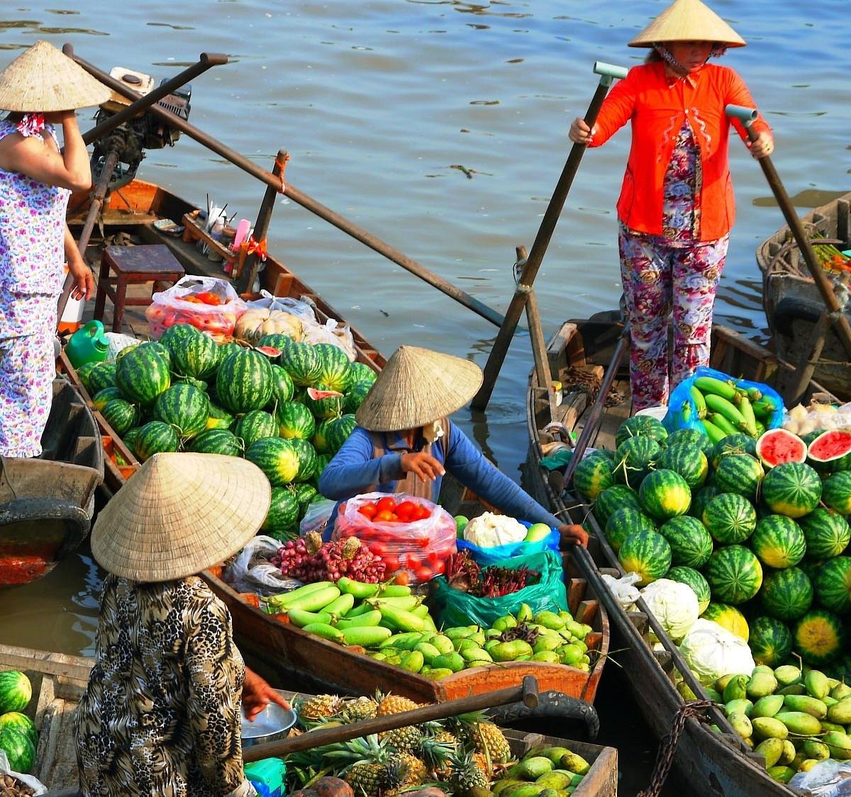 Explore Floating Market and Tropical Fruit Orchards