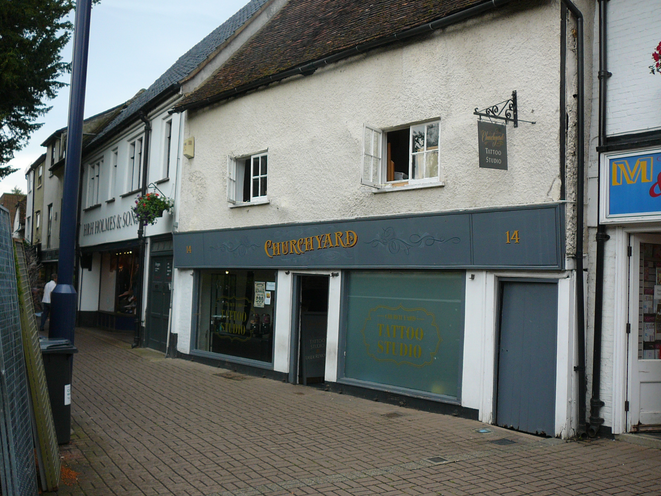 Property To Let Town Centre Retail Premises 14 Churchyard Hitchin