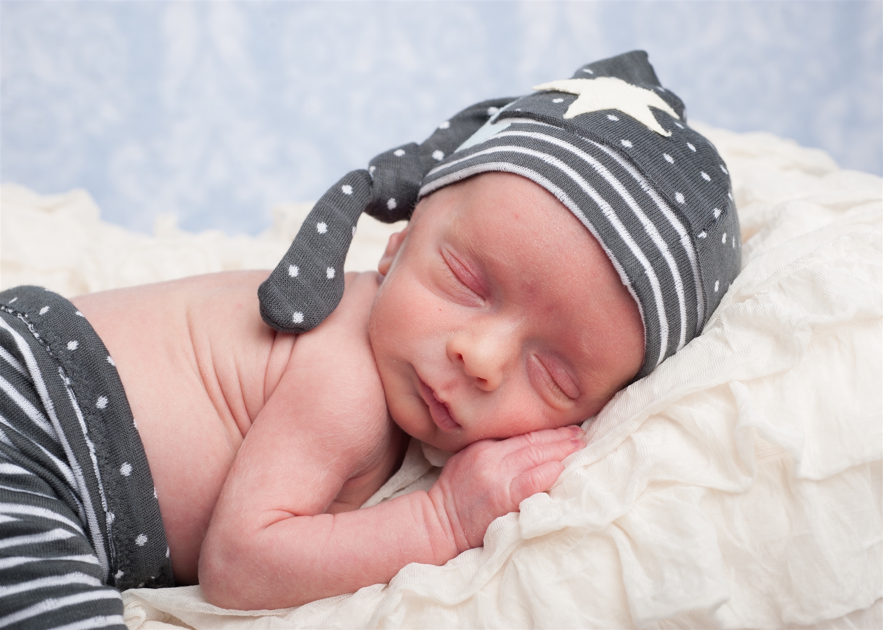 what do newborns sleep in during summer
