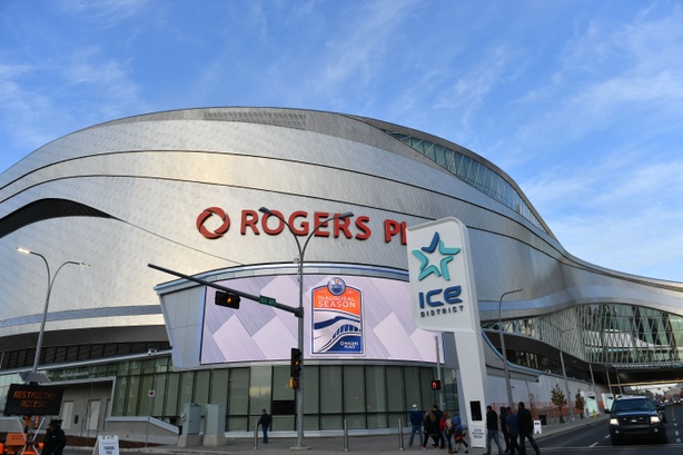 Edmonton's new Rogers Place arena garners praise for its iconic design