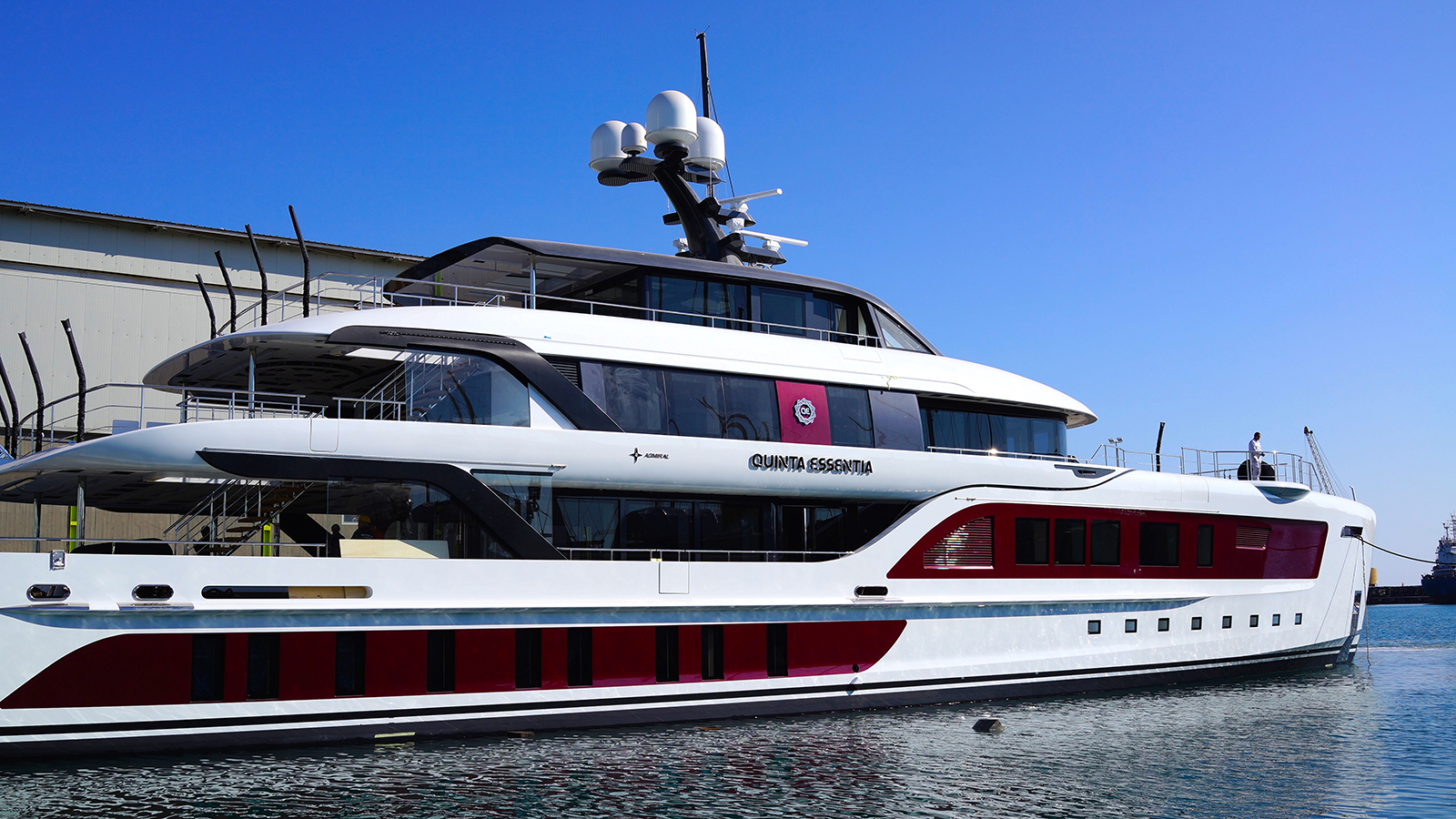 55m hybrid superyacht Quinta Essentia is launched