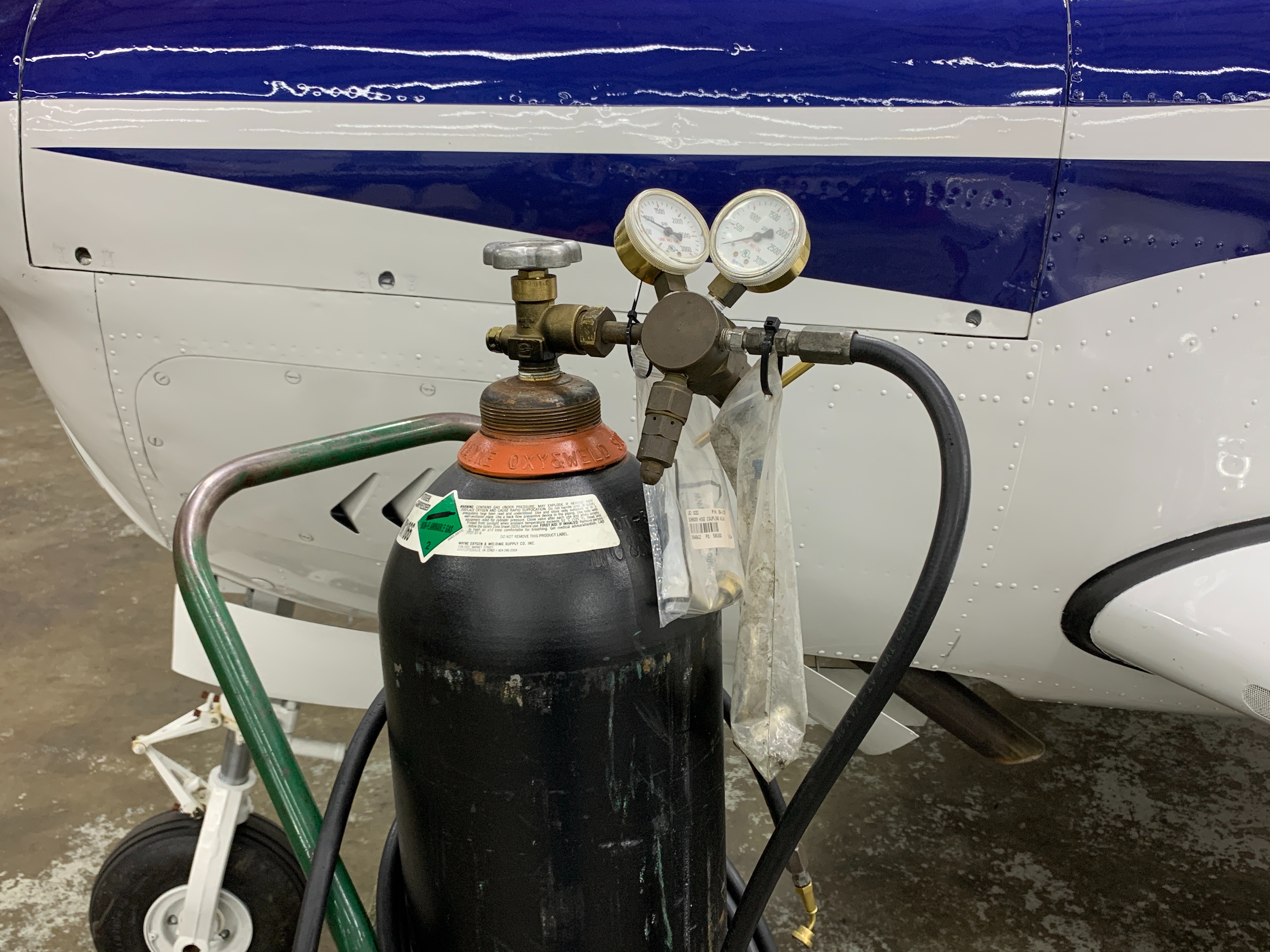 Landing Gear Shock Strut Servicing Airplane Owner Maintenance