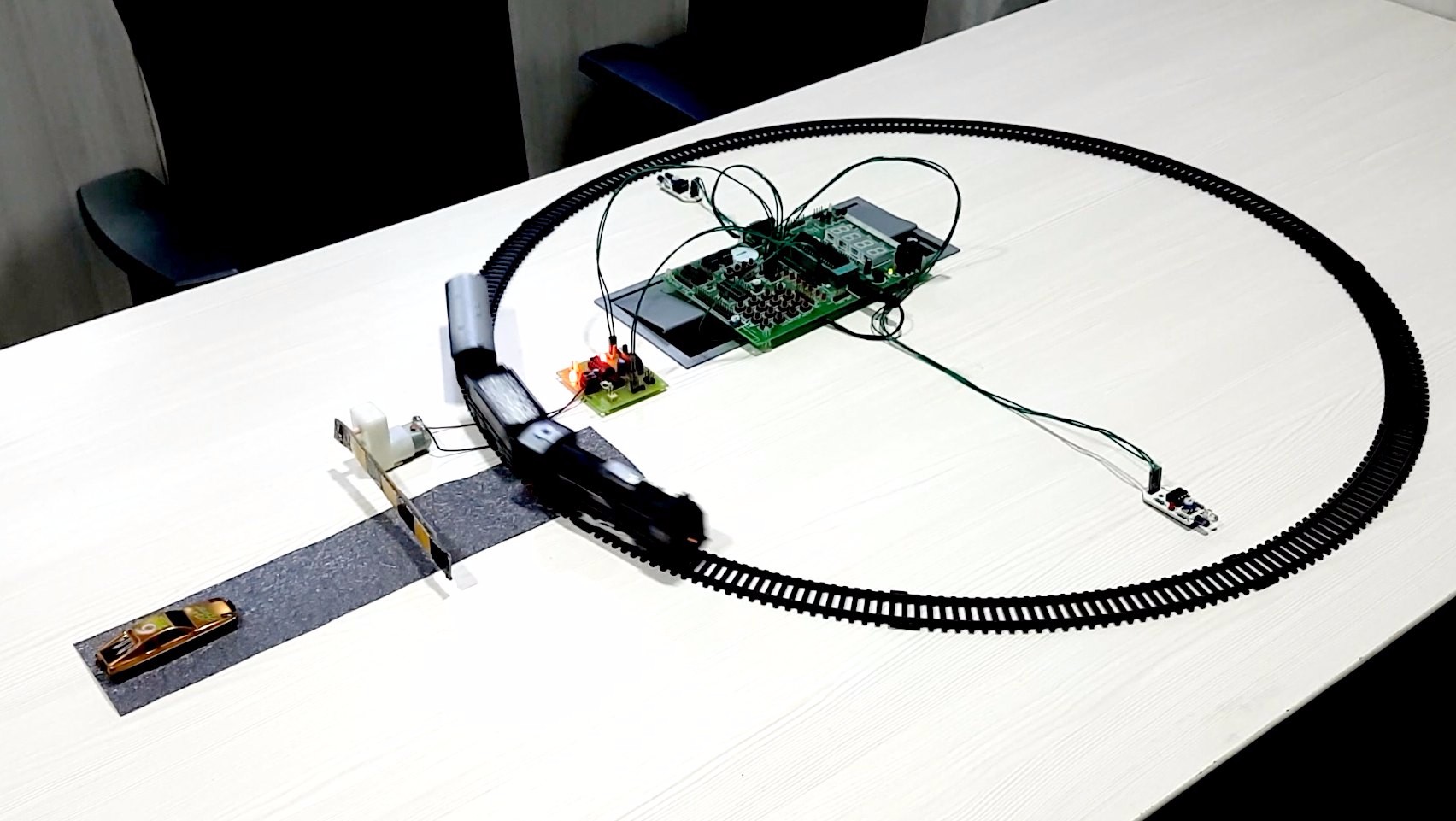 Automatic Railway Gate Control Using 8051 Circuit Diagram